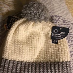 Maximo Unisex white/grey wool hat! Sz 47